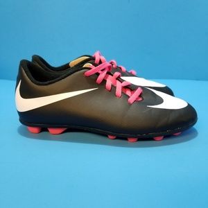 soccer shoes for girls